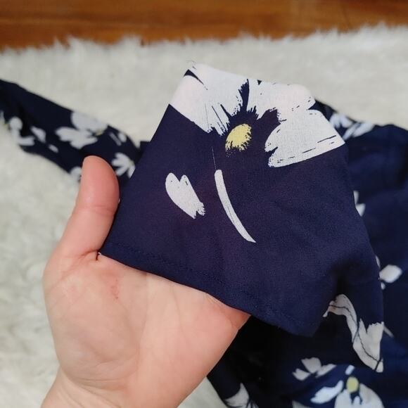 Liz Claiborne Size Medium M Rayon Blue White Polka Dot Blouse Top Sleeveless - Picture 8 of 14